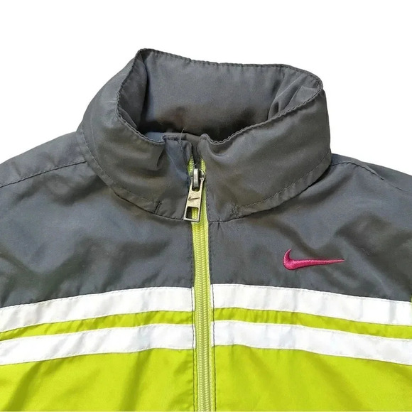 Nike | Lightweight Hooded Windbreaker (6X) - Picture 3 of 8